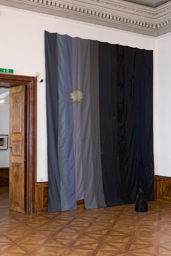 Loos, das Gesetz der Bekleidung, gegen die Surrogaten