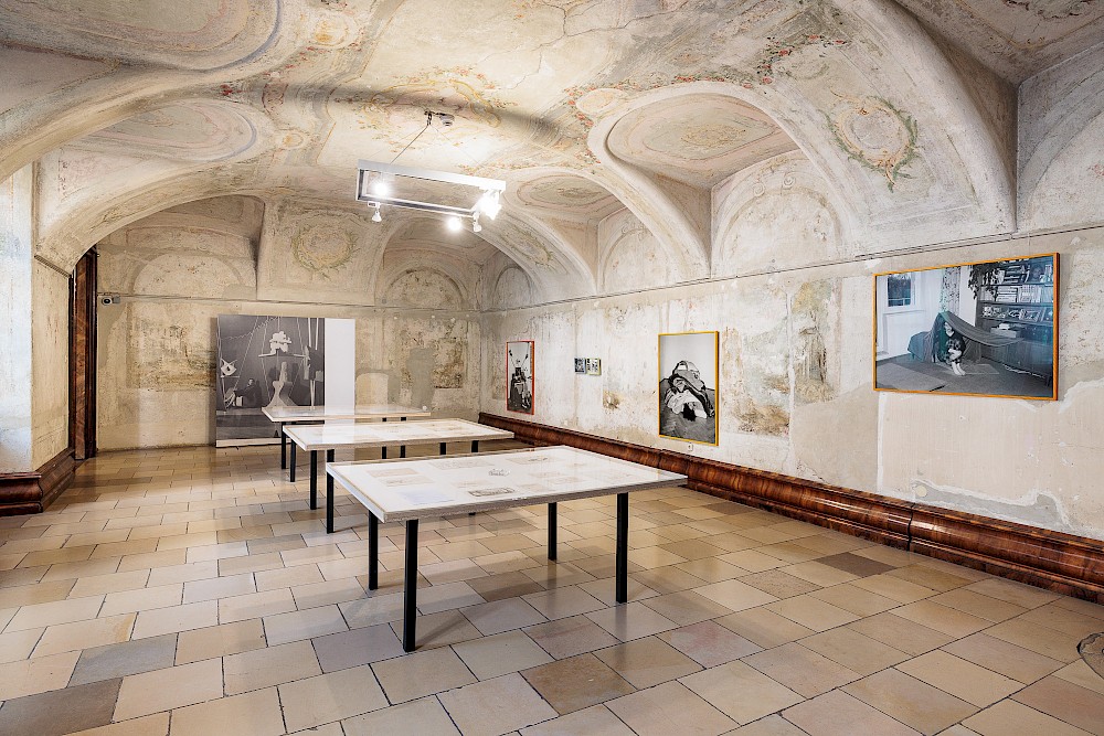 to display, to support, to care