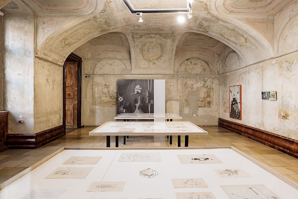 to display, to support, to care